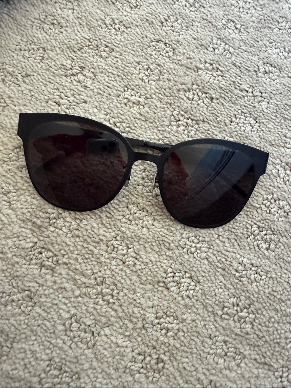 Saint Laurent Black Cat-Eye Sunglasses with Dark Lenses - Picture 3 of 9